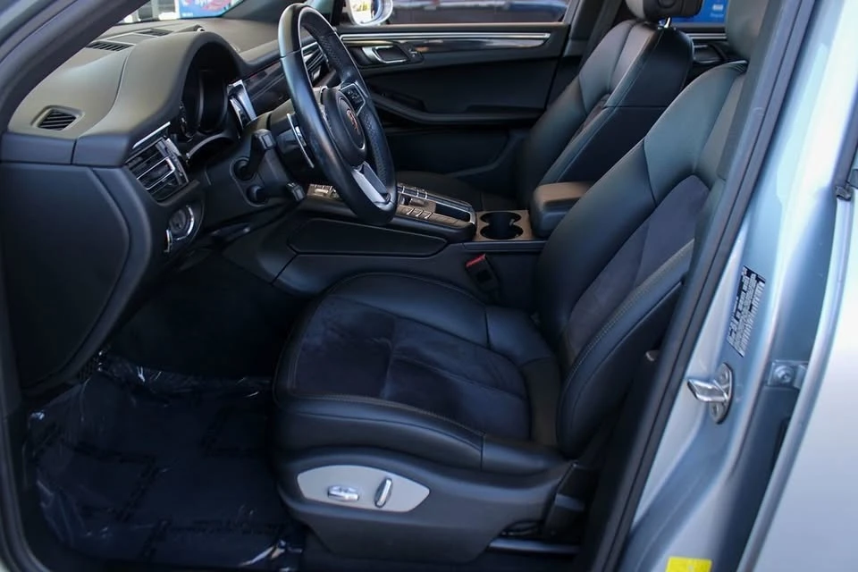 2020 Porsche Macan - Image 16 of 20