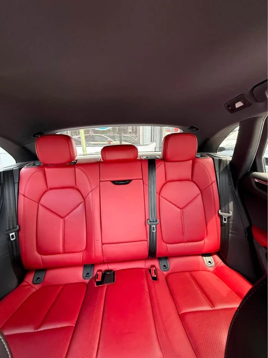 2020 Porsche Macan - Image 8 of 10