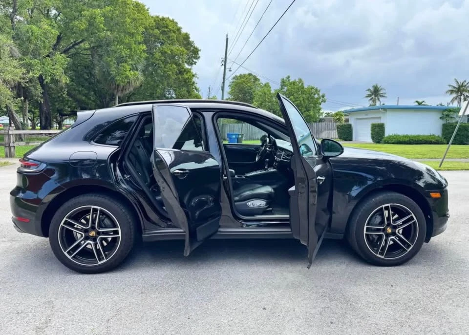 2020 Porsche Macan - Image 4 of 10