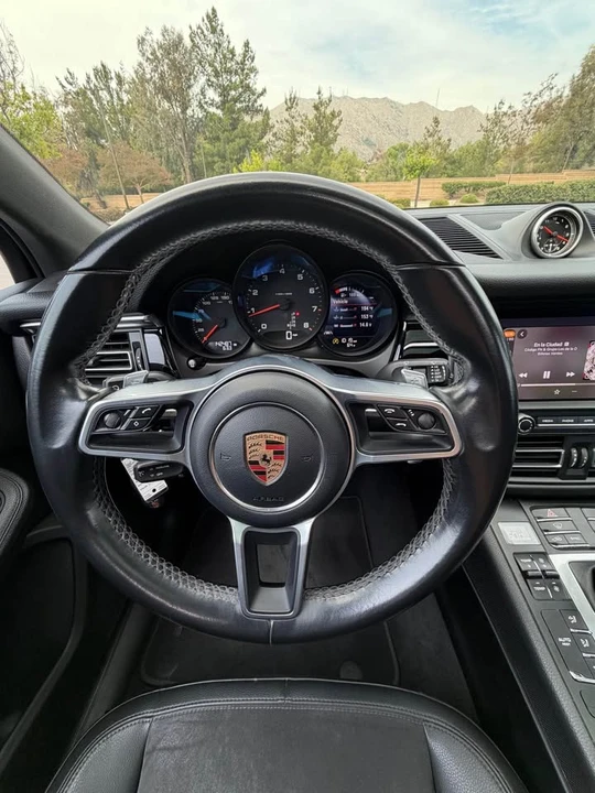 2020 Porsche Macan - Image 8 of 9