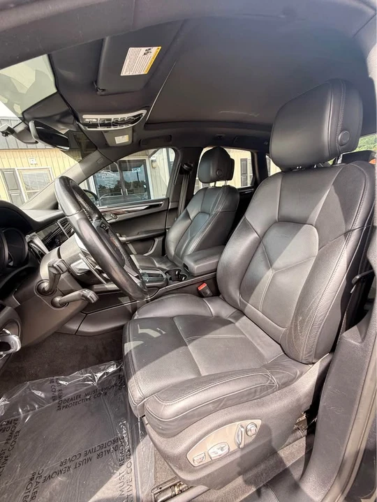2020 Porsche Macan - Image 10 of 19