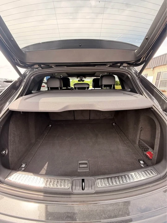 2020 Porsche Macan - Image 12 of 19