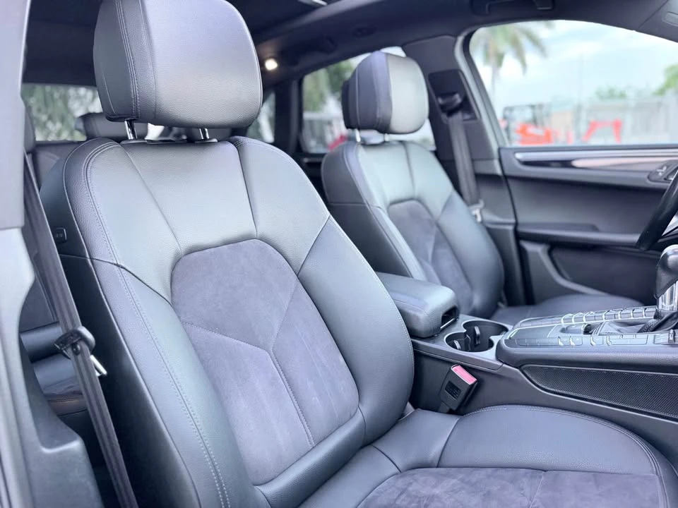 2020 Porsche Macan - Image 15 of 20