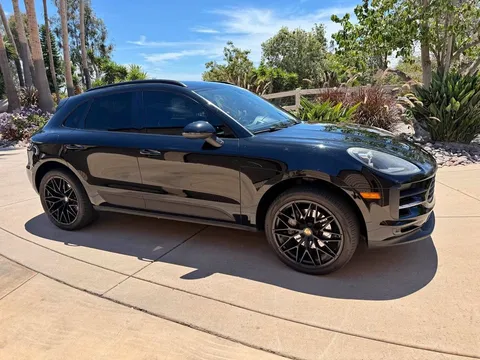 2020 Porsche Macan Sport Utility 4D