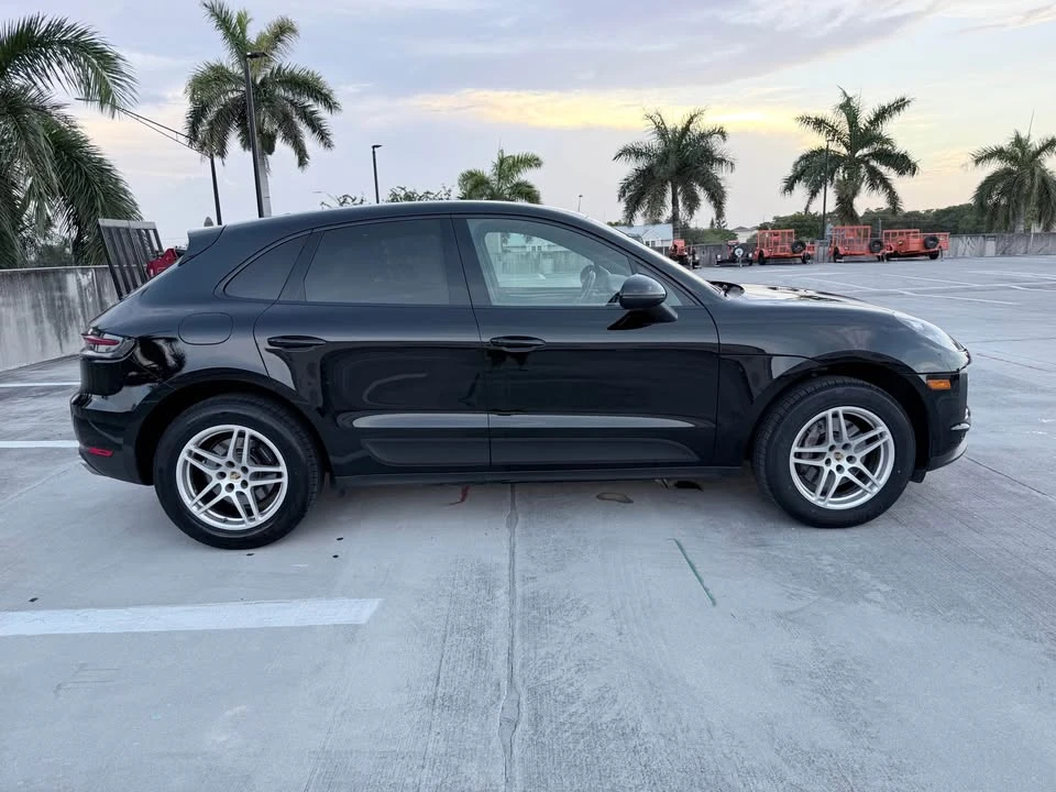 2020 Porsche Macan - Image 9 of 20