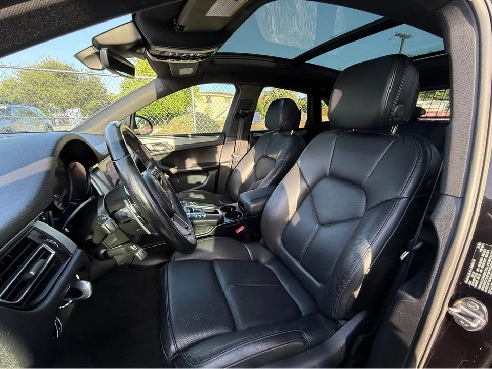 2020 Porsche Macan - Image 10 of 11