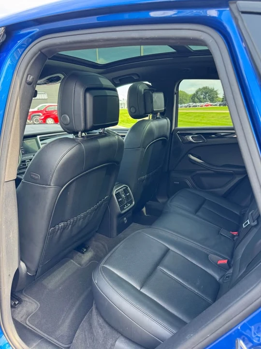 2020 Porsche Macan - Image 12 of 18