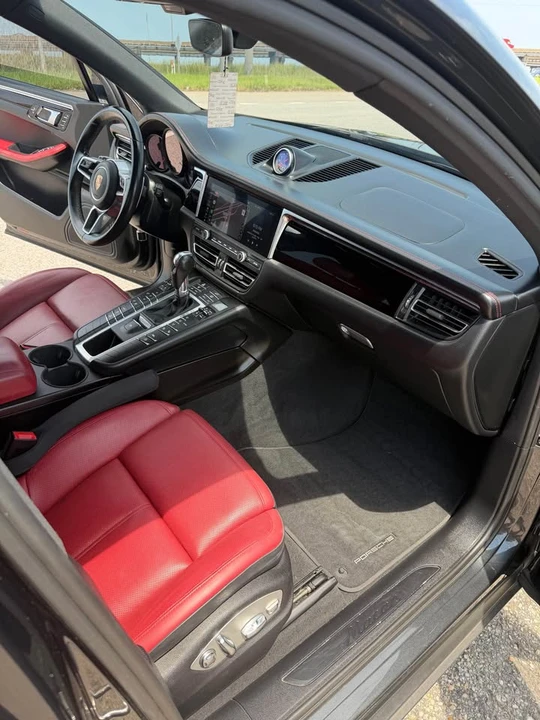 2020 Porsche Macan - Image 8 of 11