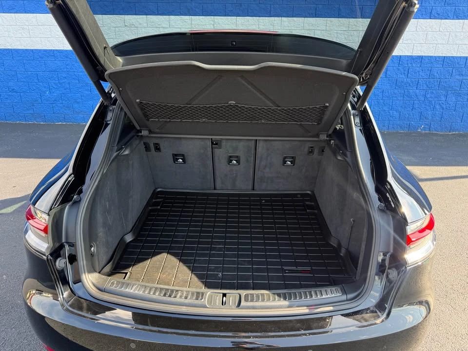 2020 Porsche Macan - Image 14 of 19
