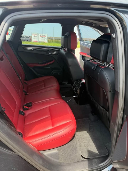 2020 Porsche Macan - Image 9 of 11