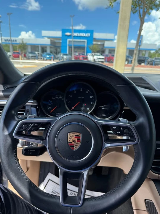 2020 Porsche Macan - Image 9 of 15