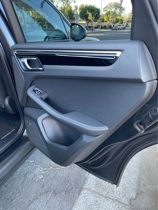 2020 Porsche Macan - Image 14 of 16