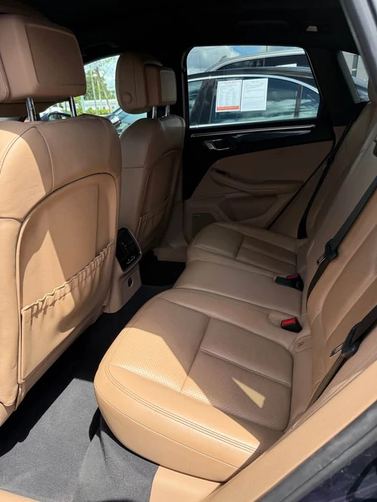 2020 Porsche Macan - Image 13 of 15