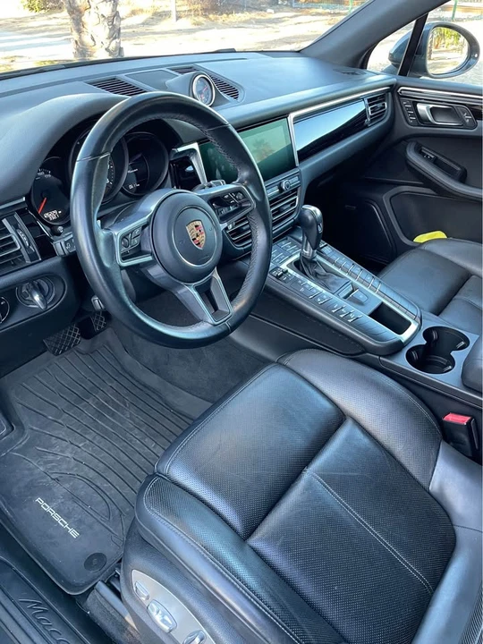 2020 Porsche Macan - Image 12 of 16