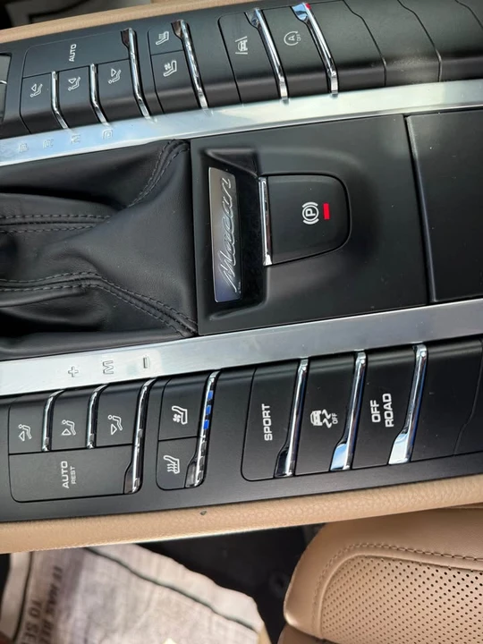 2020 Porsche Macan - Image 11 of 15