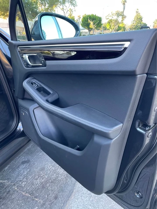 2020 Porsche Macan - Image 16 of 16