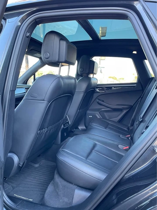 2020 Porsche Macan - Image 9 of 16