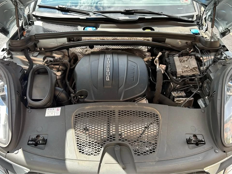 2020 Porsche Macan - Image 12 of 20