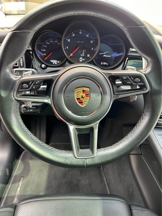 2020 Porsche Macan - Image 14 of 20