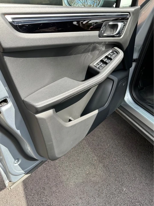 2020 Porsche Macan - Image 11 of 20