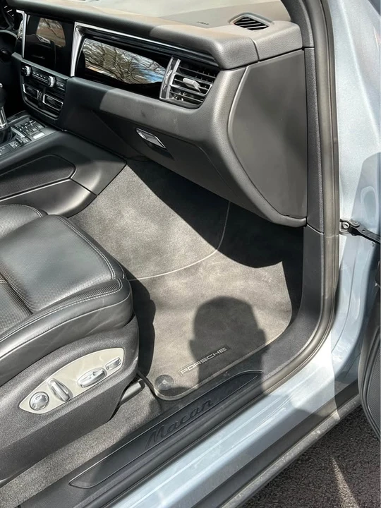 2020 Porsche Macan - Image 17 of 20