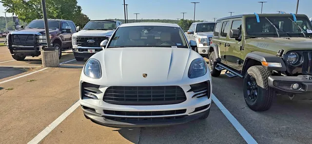 2020 Porsche Macan Sport Utility 4D