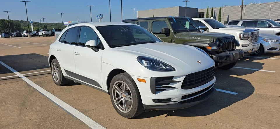 2020 Porsche Macan - Image 2 of 9