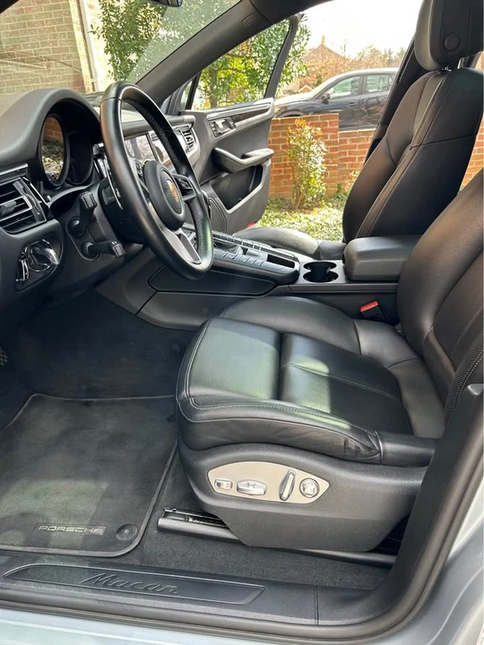 2020 Porsche Macan - Image 13 of 20
