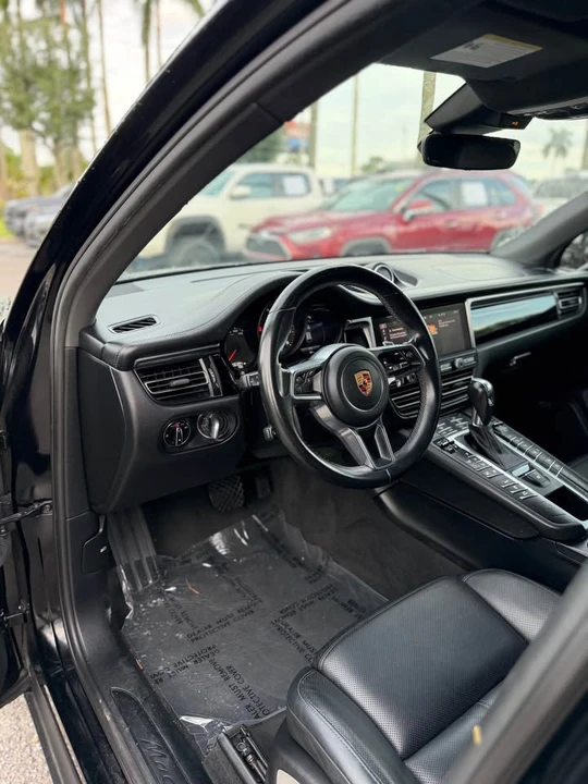 2020 Porsche Macan - Image 6 of 7