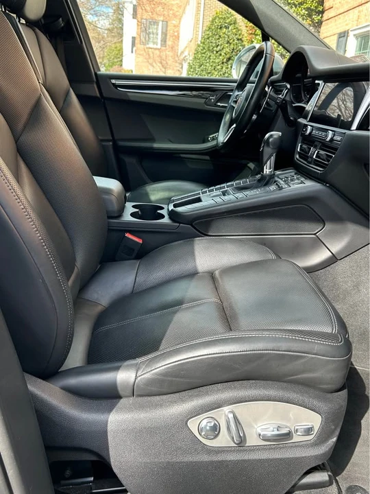 2020 Porsche Macan - Image 18 of 20