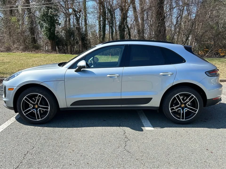 2020 Porsche Macan - Image 2 of 20