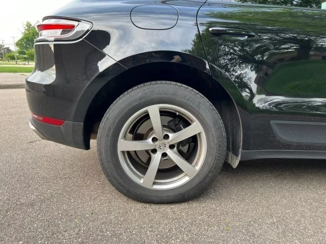 2020 Porsche Macan - Image 11 of 21
