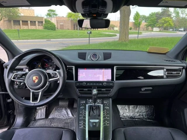 2020 Porsche Macan - Image 18 of 21