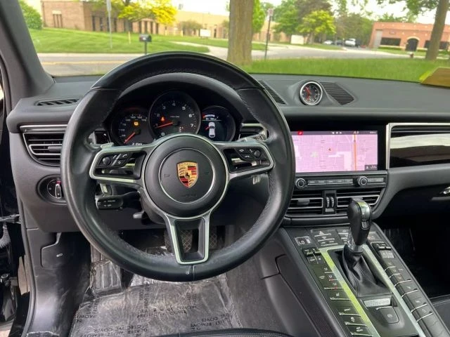 2020 Porsche Macan - Image 19 of 21
