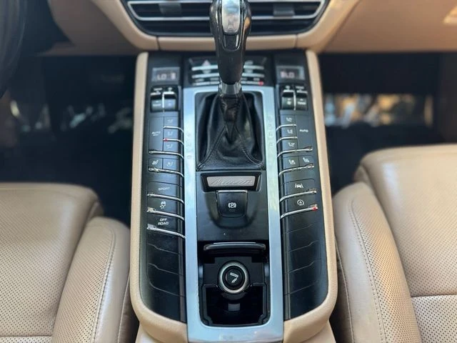 2020 Porsche Macan - Image 15 of 21