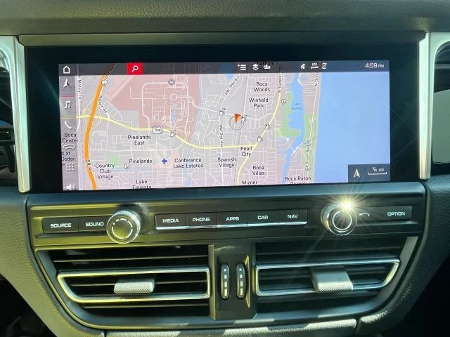 2020 Porsche Macan - Image 20 of 21