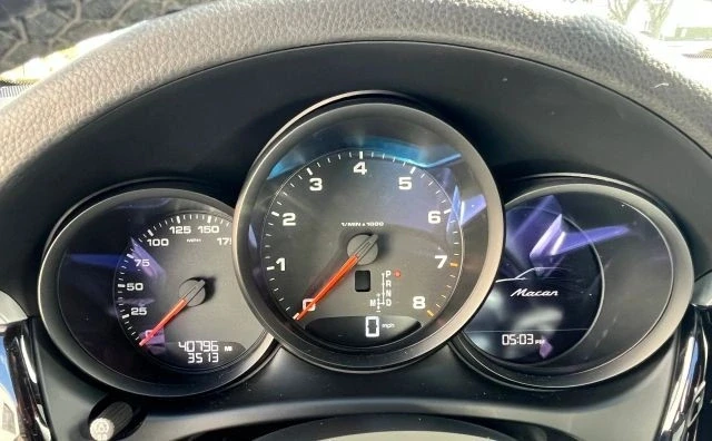 2020 Porsche Macan - Image 15 of 21
