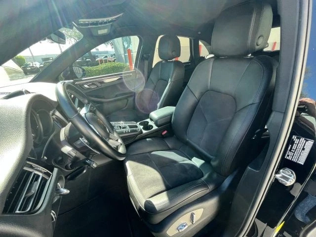 2020 Porsche Macan - Image 17 of 21