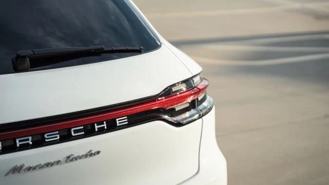 2020 Porsche Macan Turbo - Image 14 of 31