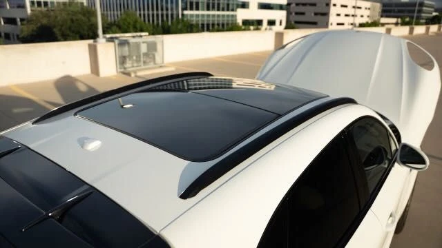 2020 Porsche Macan Turbo - Image 18 of 31