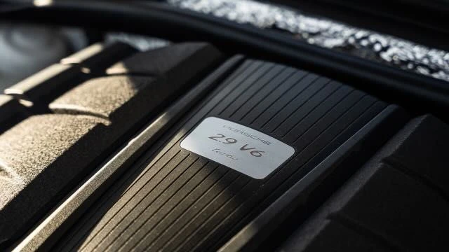 2020 Porsche Macan Turbo - Image 20 of 31
