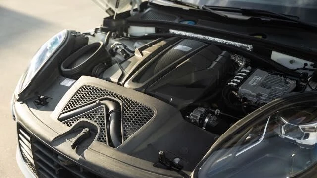2020 Porsche Macan Turbo - Image 21 of 31