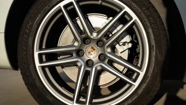2020 Porsche Macan Turbo - Image 22 of 31