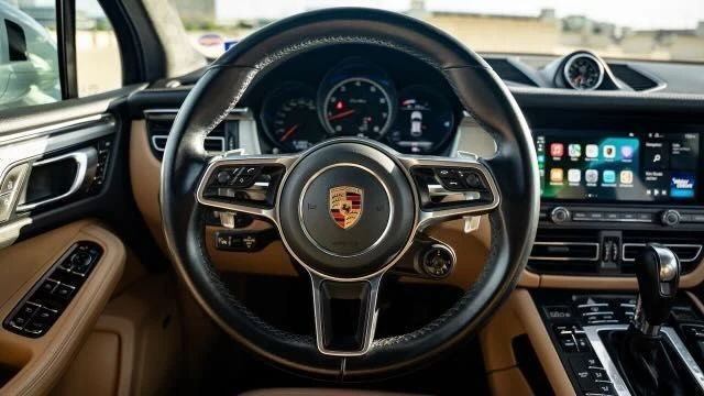 2020 Porsche Macan Turbo - Image 26 of 31