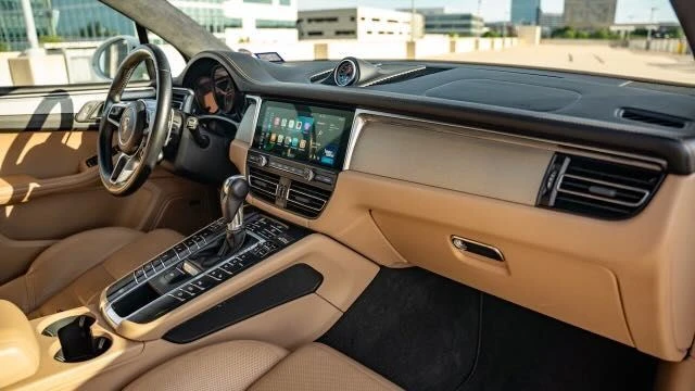 2020 Porsche Macan Turbo - Image 27 of 31