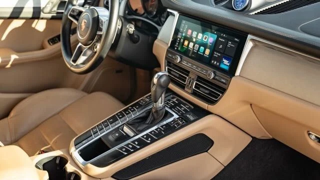 2020 Porsche Macan Turbo - Image 30 of 31