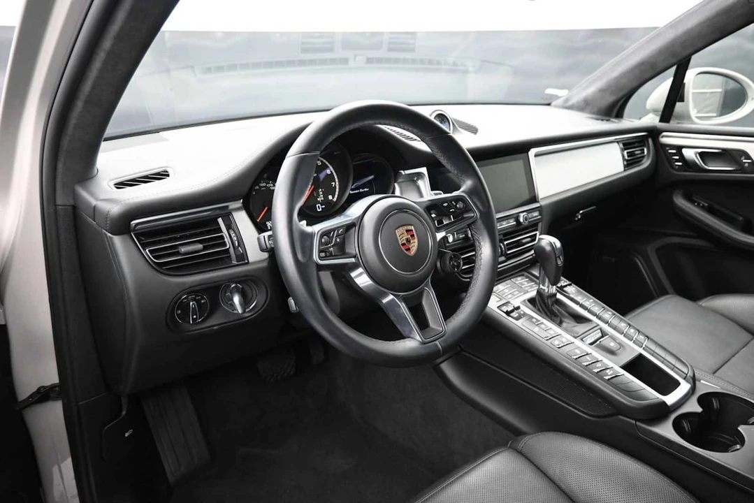 2020 Porsche Macan Turbo - Image 4 of 5