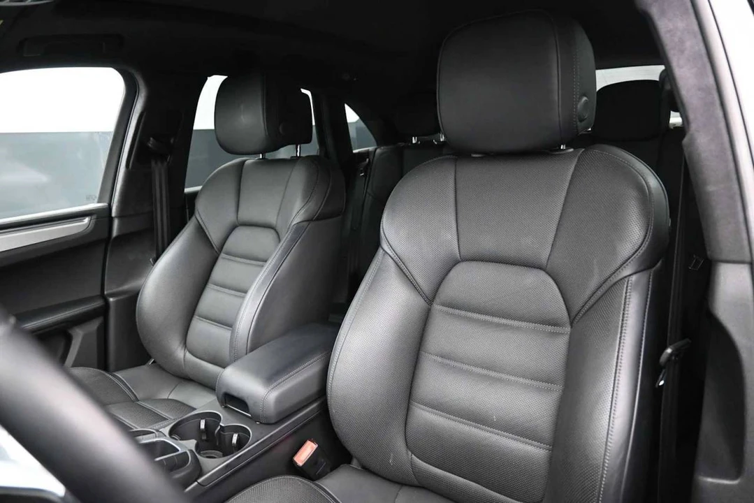 2020 Porsche Macan Turbo - Image 5 of 5
