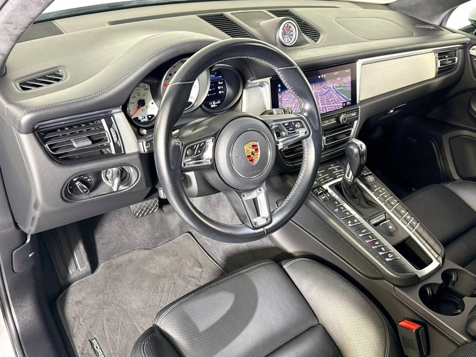 2020 Porsche Macan Turbo - Image 4 of 5
