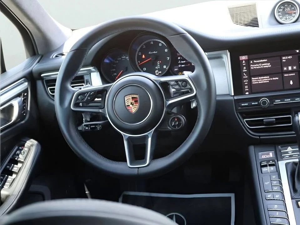 2020 Porsche Macan Turbo - Image 19 of 20